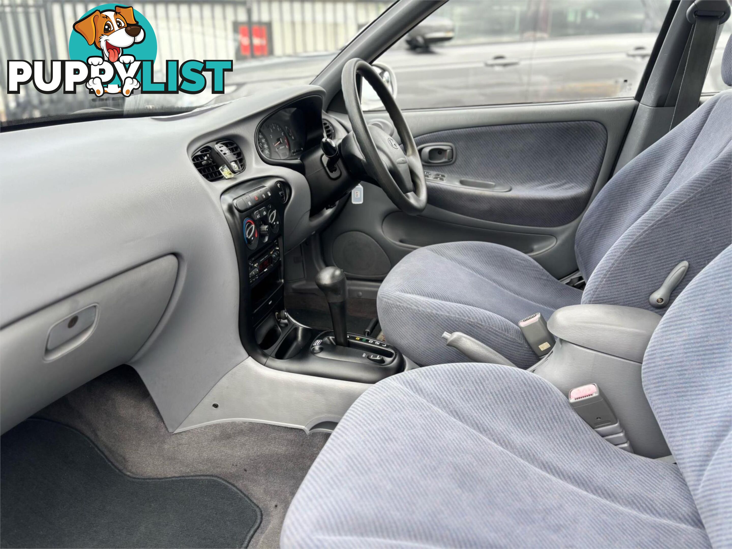 2000 HYUNDAI LANTRA GLS  4D SEDAN