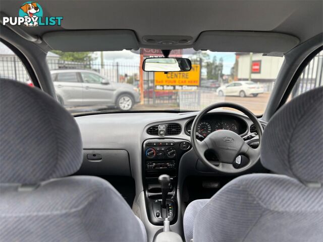 2000 HYUNDAI LANTRA GLS  4D SEDAN