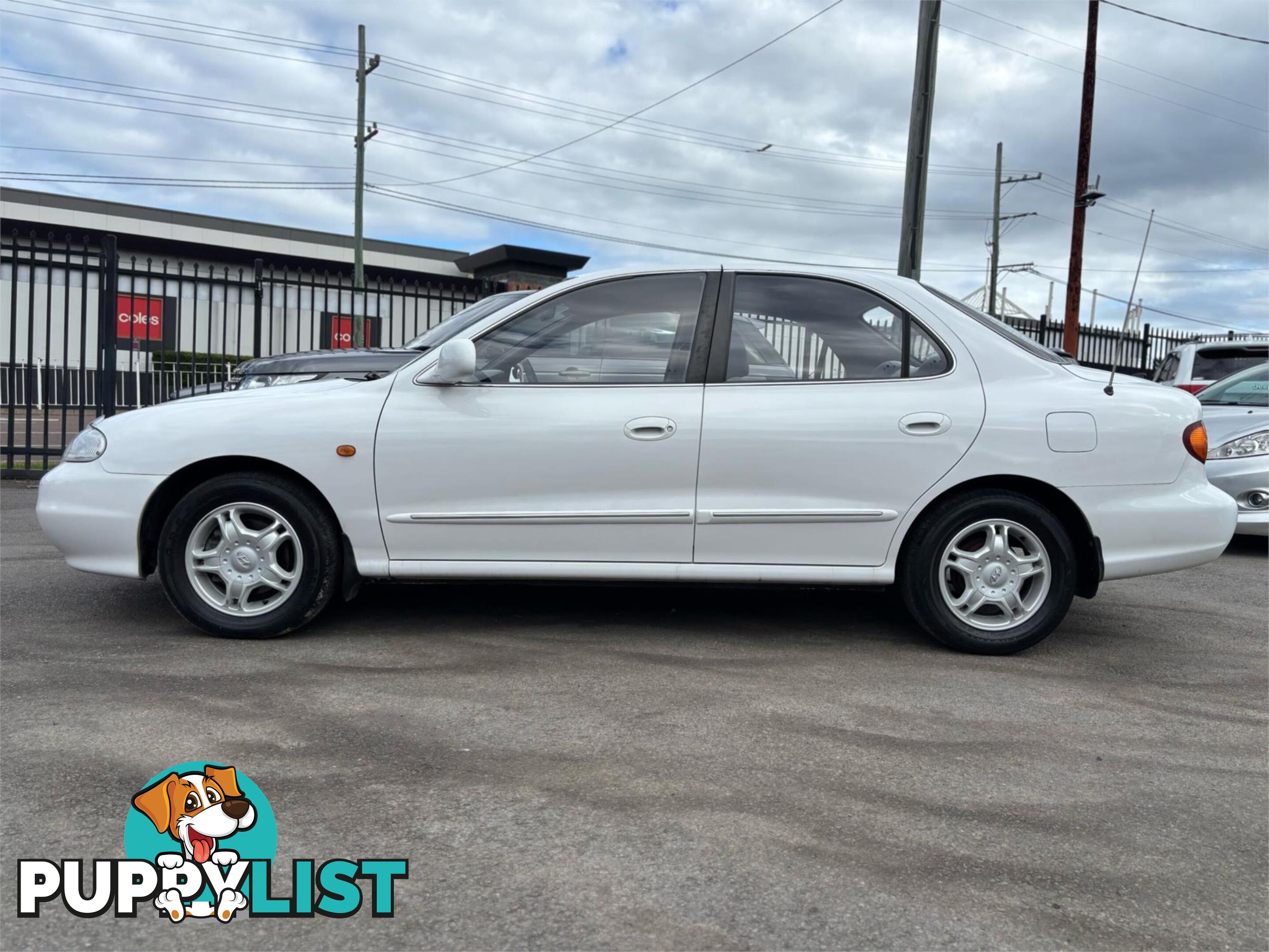 2000 HYUNDAI LANTRA GLS  4D SEDAN