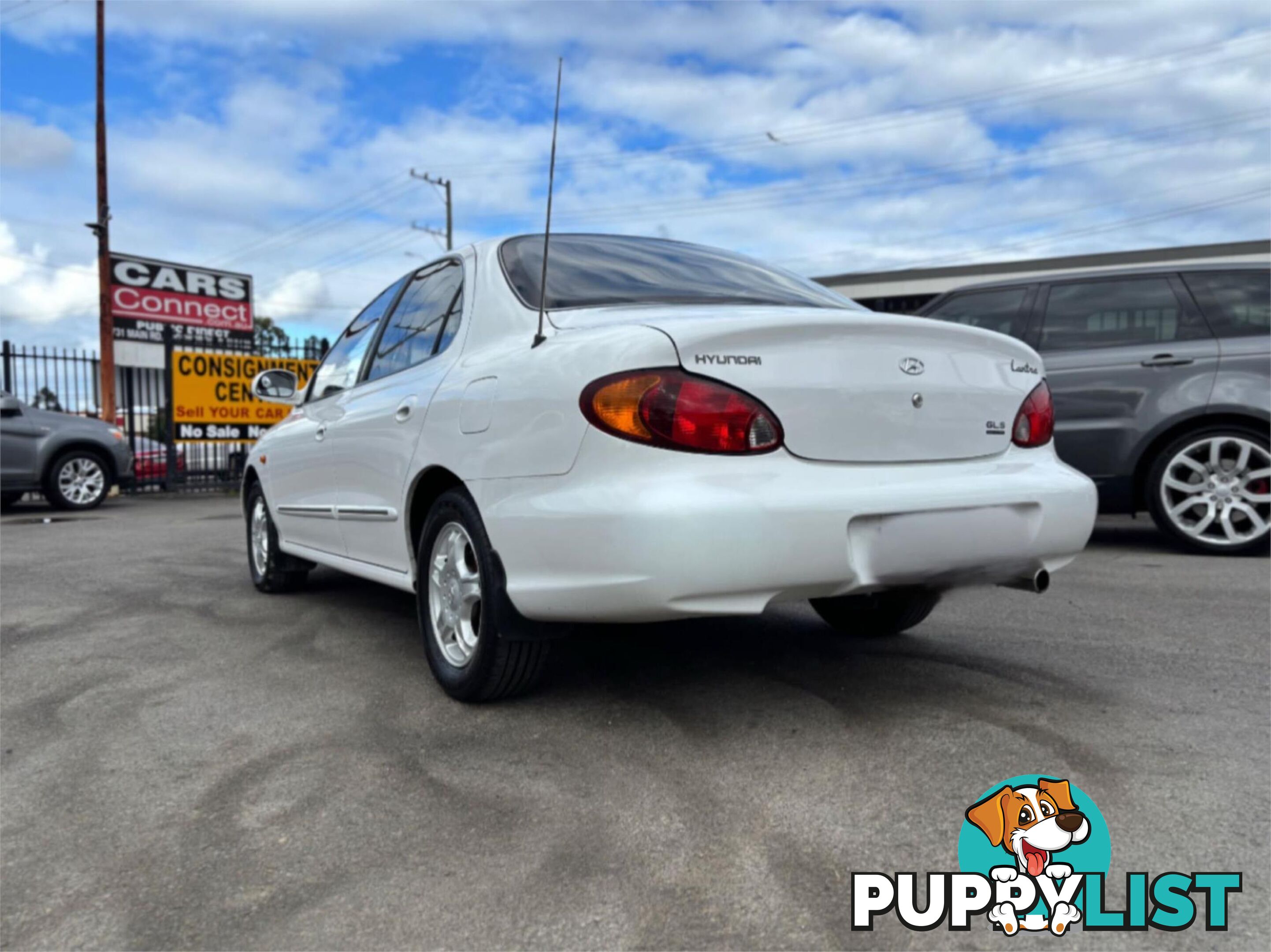 2000 HYUNDAI LANTRA GLS  4D SEDAN