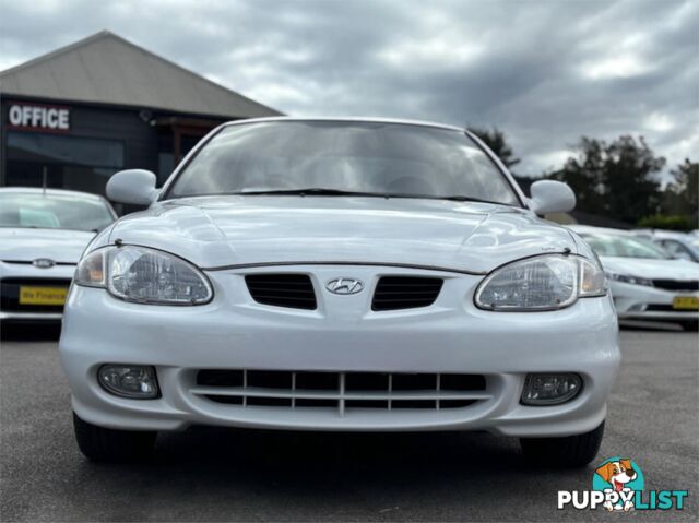 2000 HYUNDAI LANTRA GLS  4D SEDAN