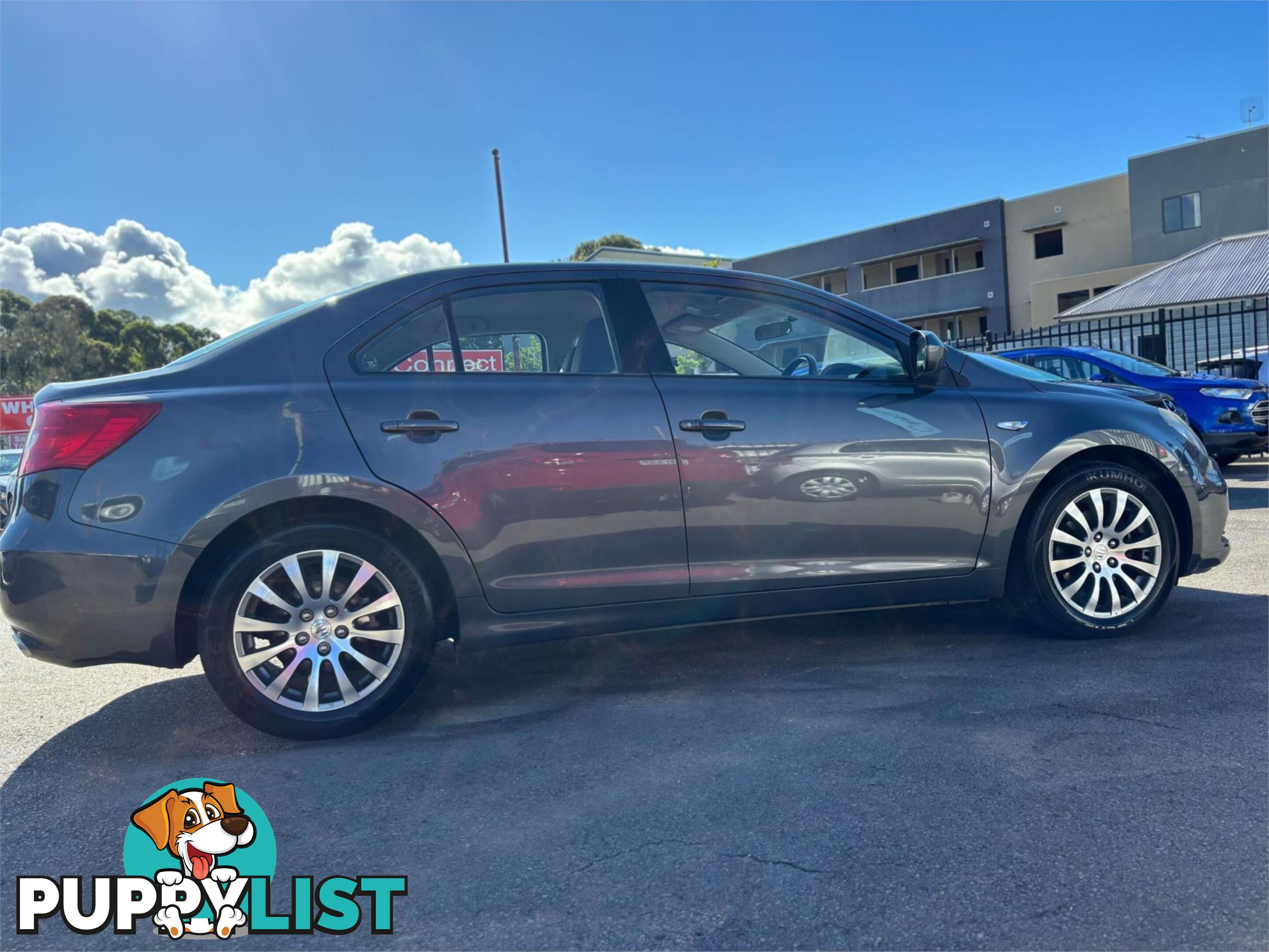 2010 SUZUKI KIZASHI XL FR 4D SEDAN
