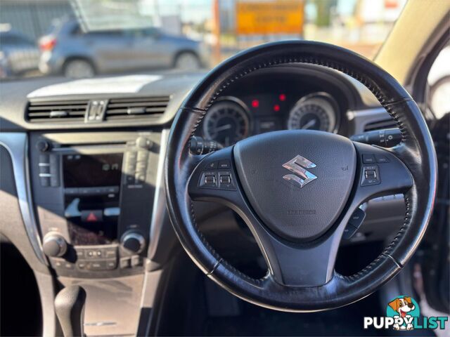 2010 SUZUKI KIZASHI XL FR 4D SEDAN