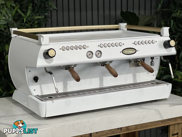 LA MARZOCCO GB5 3 GRP ESPRESSO COFFEE MACHINE WHITE & GOLD WOWA TIMBER & GOLD GROUP HANDLES