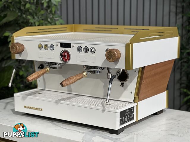 LA MARZOCCO LINEA PB 2 GROUP WHITE & GOLD ESPRESSO COFFEE MACHINE W/ TIMBER CAFE COMMERCIAL