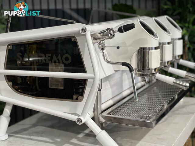 SAN REMO CAFE RACER 3 GRP WHITE/NAKED ESPRESSO COFFEE MACHINE W. WHITE & SILVER PESADO HANDLES