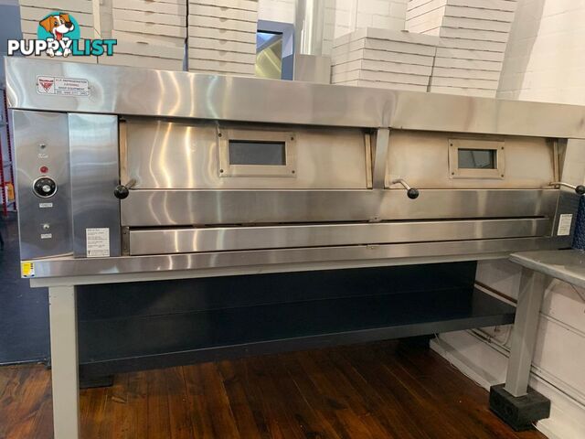 Stone deck pizza oven, gas pizza oven, commerical pizza oven. V.I.P