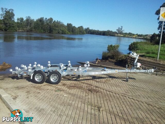 GAL BOAT TRAILER SUITS UP TO A 6.7 mt FIBERGLASS HULL TANDEM AXLE TARE 610 kg ATM 2800 kg HYD BRAKED