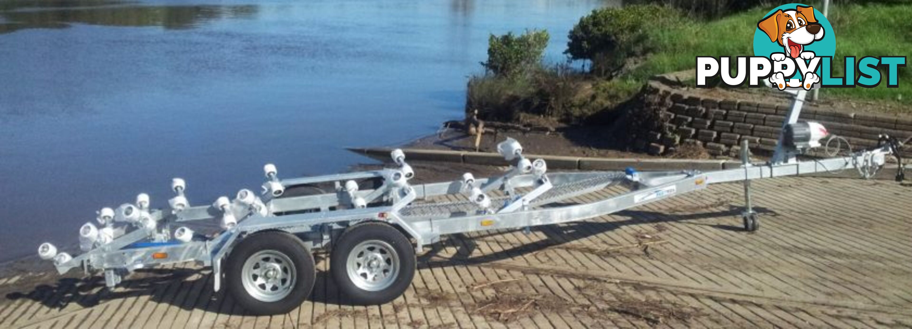 GAL BOAT TRAILER SUITS UP TO A 6.7 mt FIBERGLASS HULL TANDEM AXLE TARE 610 kg ATM 2800 kg HYD BRAKED