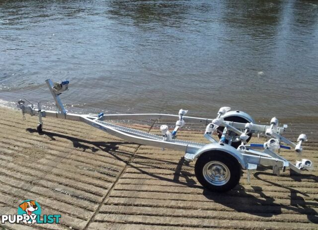 GAL BOAT TRAILER TO SUIT UP TO A 5.8 mt FIBERGLASS HULL TARE 320 kg ATM 1598 kg BRAKED 