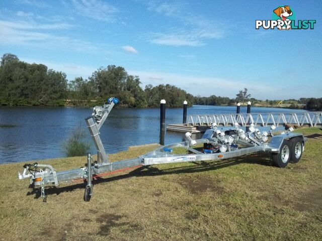 GAL BOAT TRAILER SUITS UP TO A 6.6 mt FIBERGLASS HULL TANDEM AXLE TARE 500 kg ATM 1999 kg BRAKED