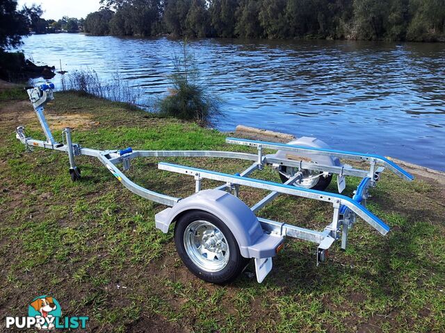 GAL BOAT TRAILER TO SUIT UP TO 4.35 mt ALUMINIUM HULL TARE 180 kg ATM 749 kg