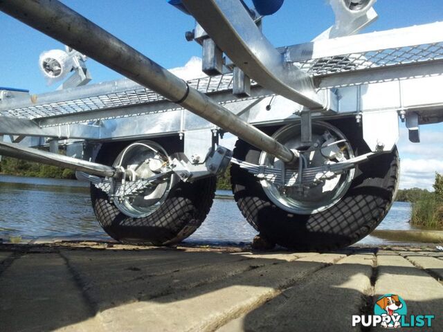 GAL BOAT TRAILER SUITS UP TO A 6.7 mt FIBERGLASS HULL TANDEM AXLE TARE 710 kg ATM 3500 kg HYD BRAKED