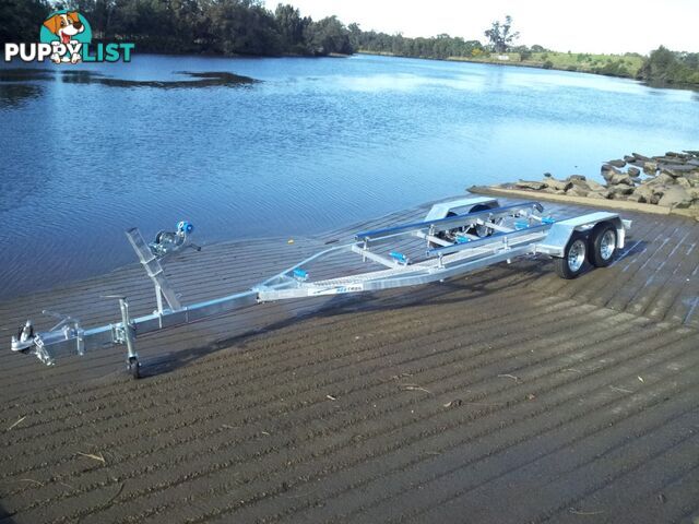 GAL BOAT TRAILER SUITS UP TO A 6.7 mt ALUMINIUM HULL TANDEM AXLE TARE 430 kg ATM 1999 kg BRAKED 