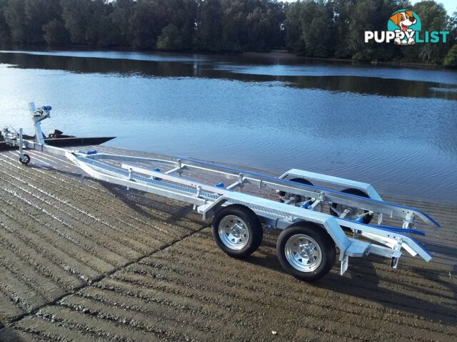 GAL BOAT TRAILER SUITS UP TO A 6.7 mt ALUMINIUM HULL TANDEM AXLE TARE 430 kg ATM 1999 kg BRAKED 