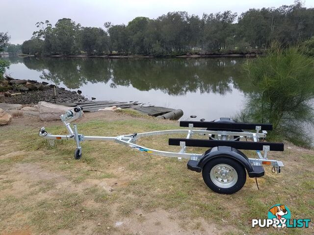 GAL BOAT TRAILER SUITS UP TO 3.95 mt BOAT TARE 140 kg ATM 600 kg 