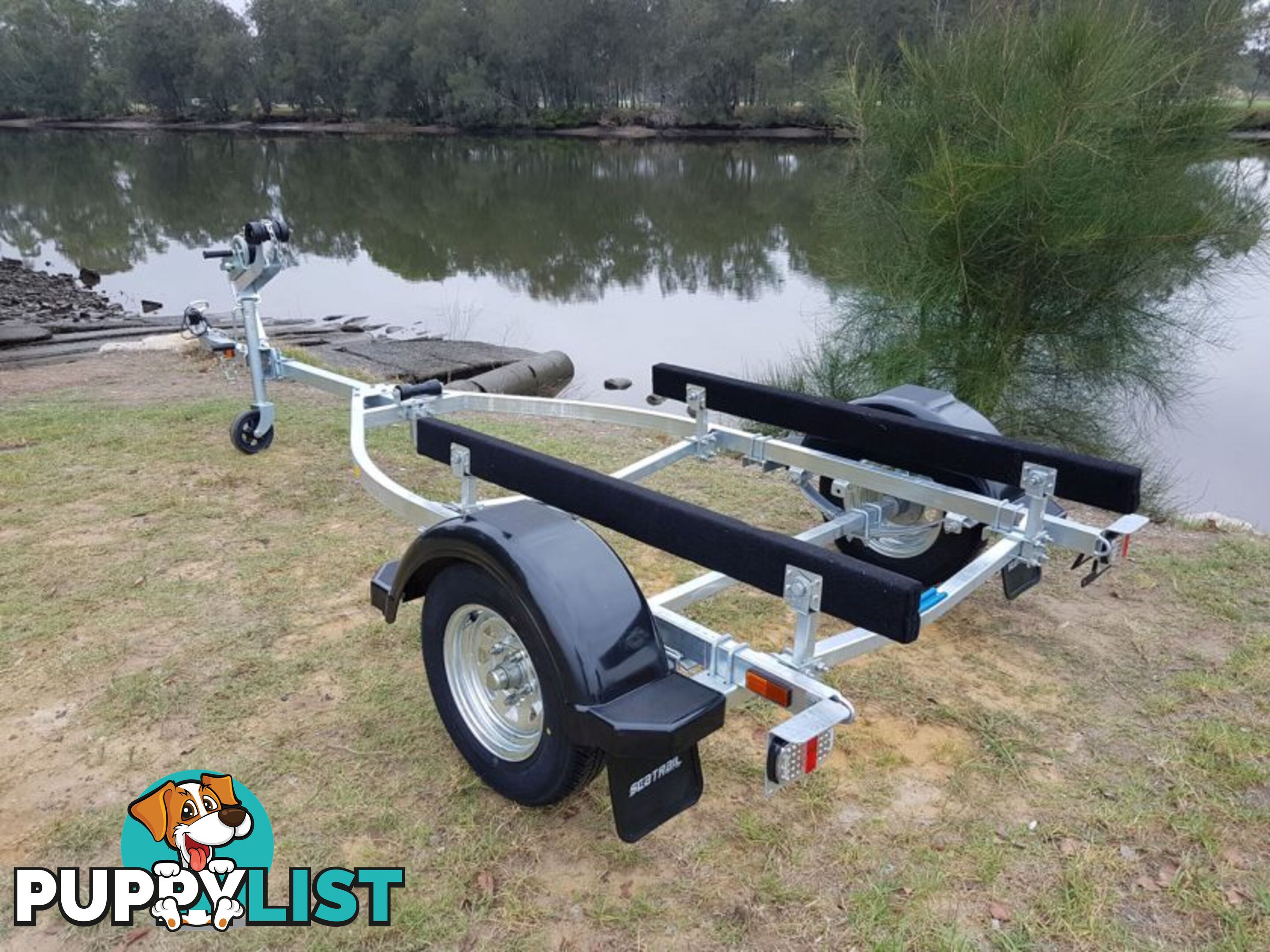 GAL BOAT TRAILER SUITS UP TO 3.95 mt BOAT TARE 140 kg ATM 600 kg 