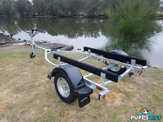 GAL BOAT TRAILER SUITS UP TO 3.95 mt BOAT TARE 140 kg ATM 600 kg 