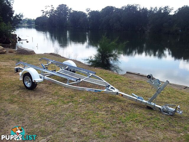 GAL BOAT TRAILER SUITS UP TO 5.0 mt ALUMINIUM HULL TARE 290 kg ATM 1199 kg BRAKED 