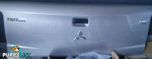 MITSUBISHI TRITON MQ MODEL TAIL GATES BOTH GLX & GLXR