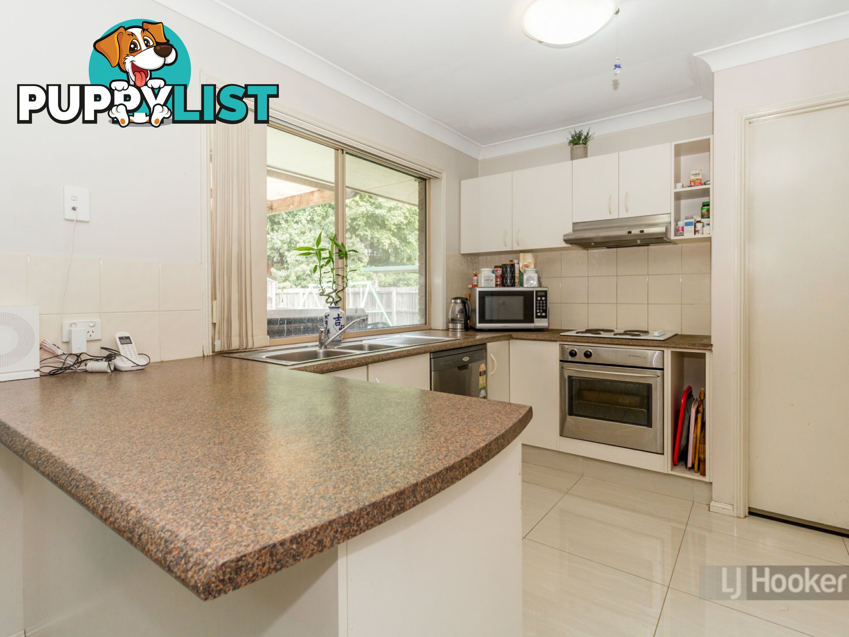 22 Hyde Place FOREST LAKE QLD 4078