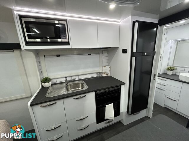 2025 DONWAY VINCENT 18' CD CARAVAN