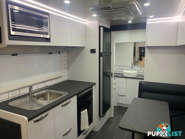 2025 DONWAY VINCENT 18' CD CARAVAN