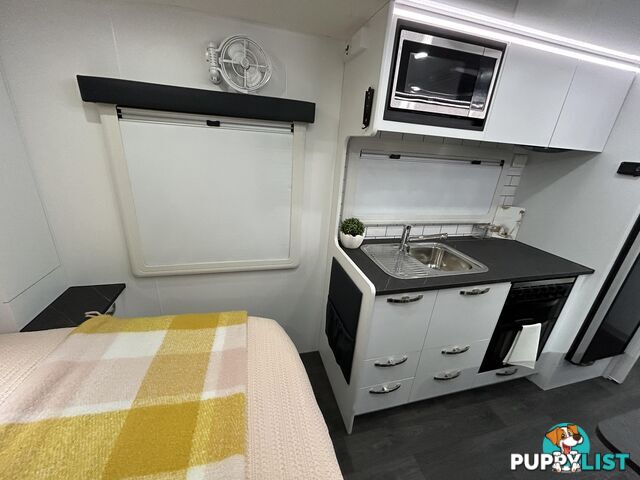 2025 DONWAY VINCENT 18' CD CARAVAN