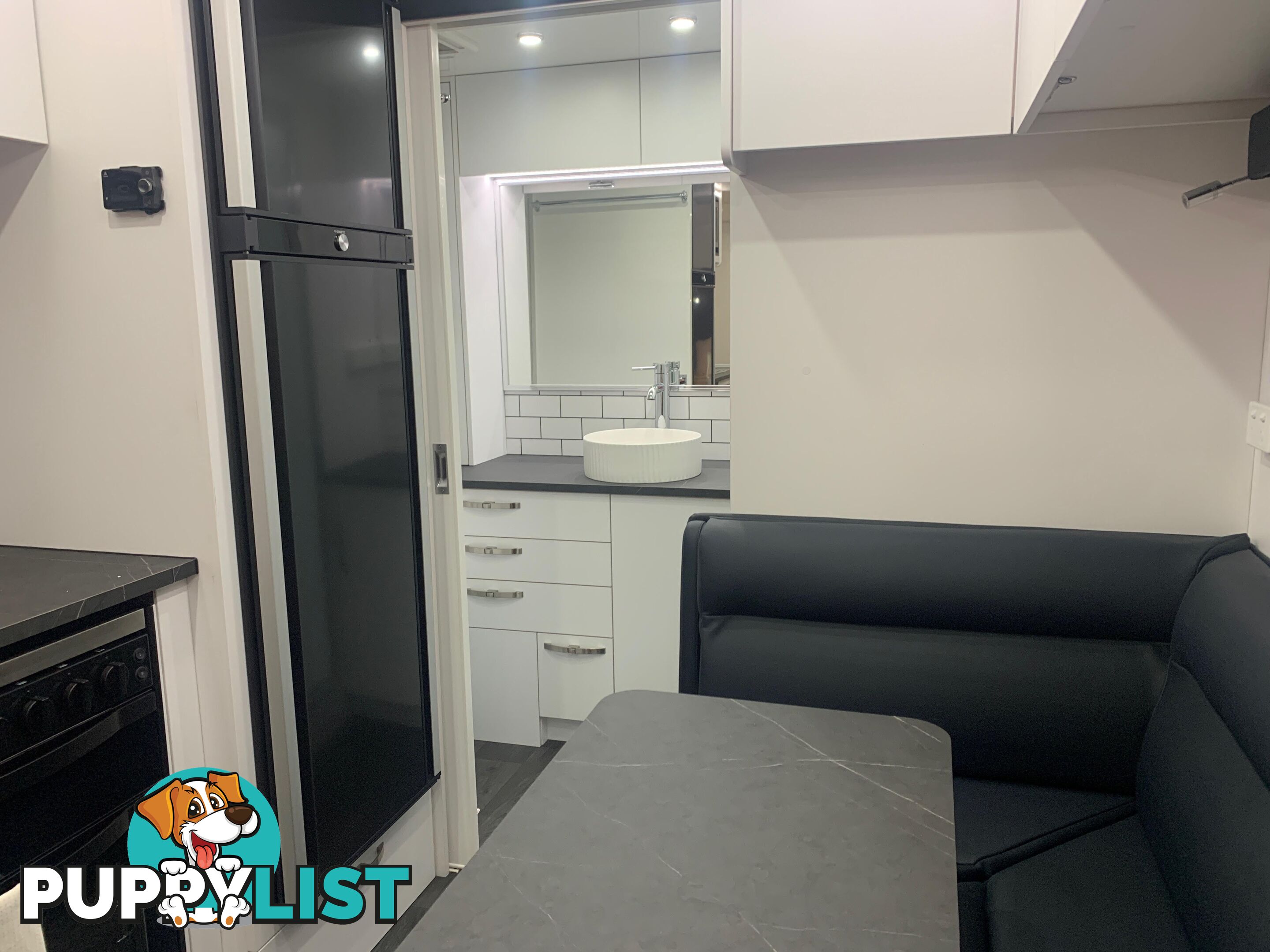 2025 DONWAY VINCENT 18' CD CARAVAN
