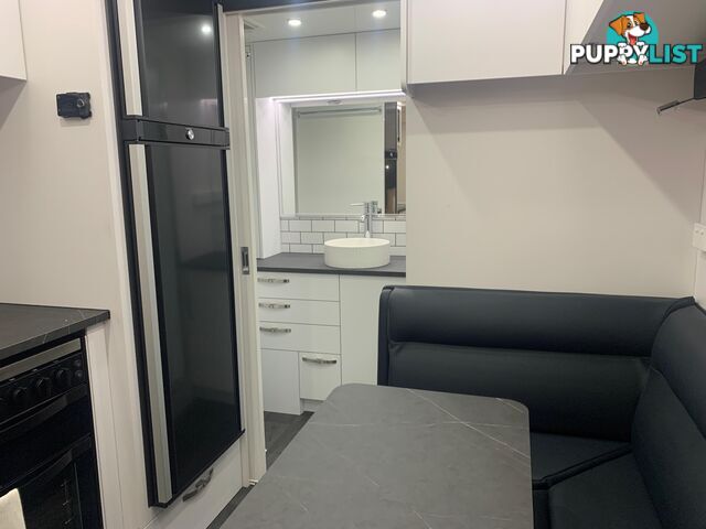 2025 DONWAY VINCENT 18' CD CARAVAN