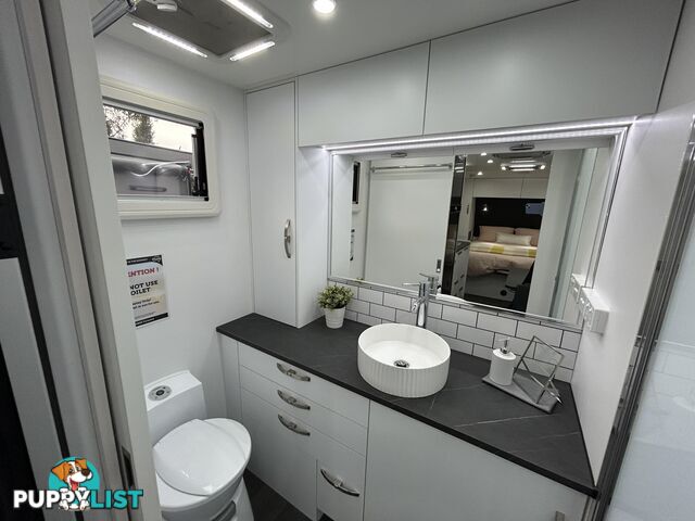 2025 DONWAY VINCENT 18' CD CARAVAN