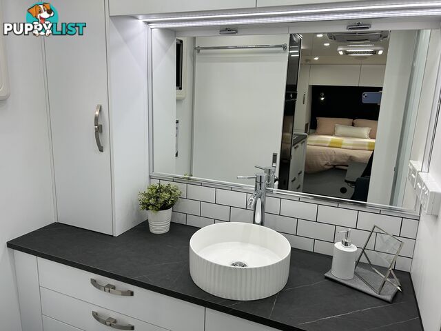 2025 DONWAY VINCENT 18' CD CARAVAN