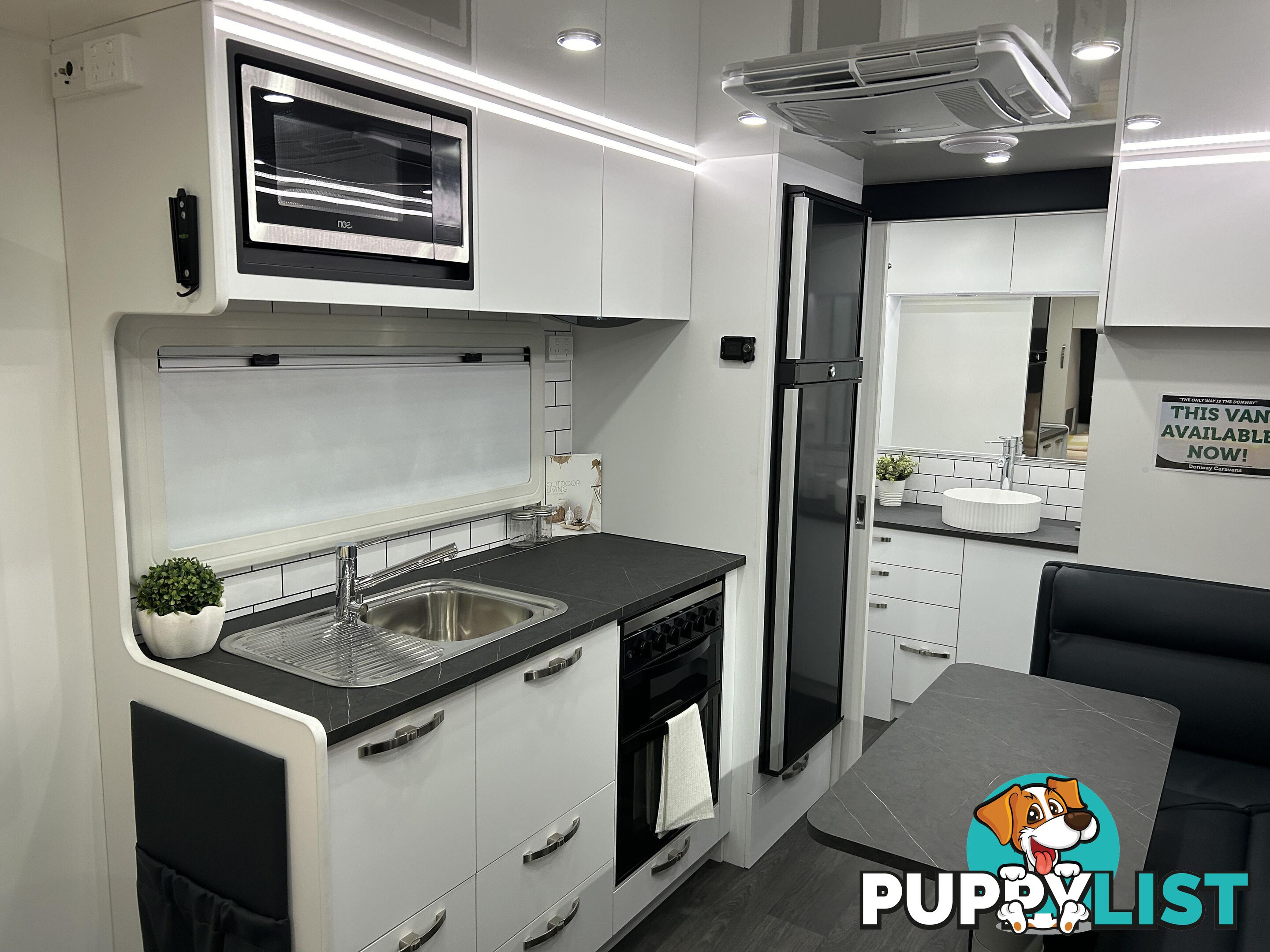 2025 DONWAY VINCENT 18' CD CARAVAN