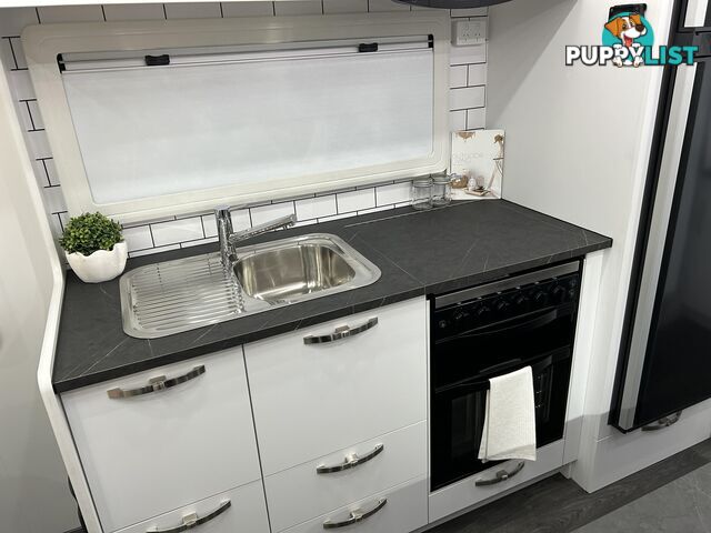 2025 DONWAY VINCENT 18' CD CARAVAN
