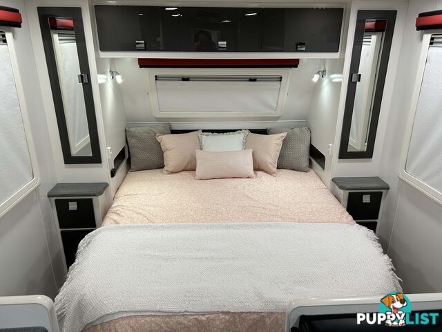 2017 PARAMOUNT COMMANDER XT 21Â RD CARAVAN