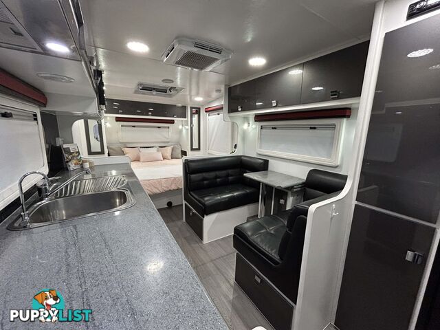2017 PARAMOUNT COMMANDER XT 21Â RD CARAVAN