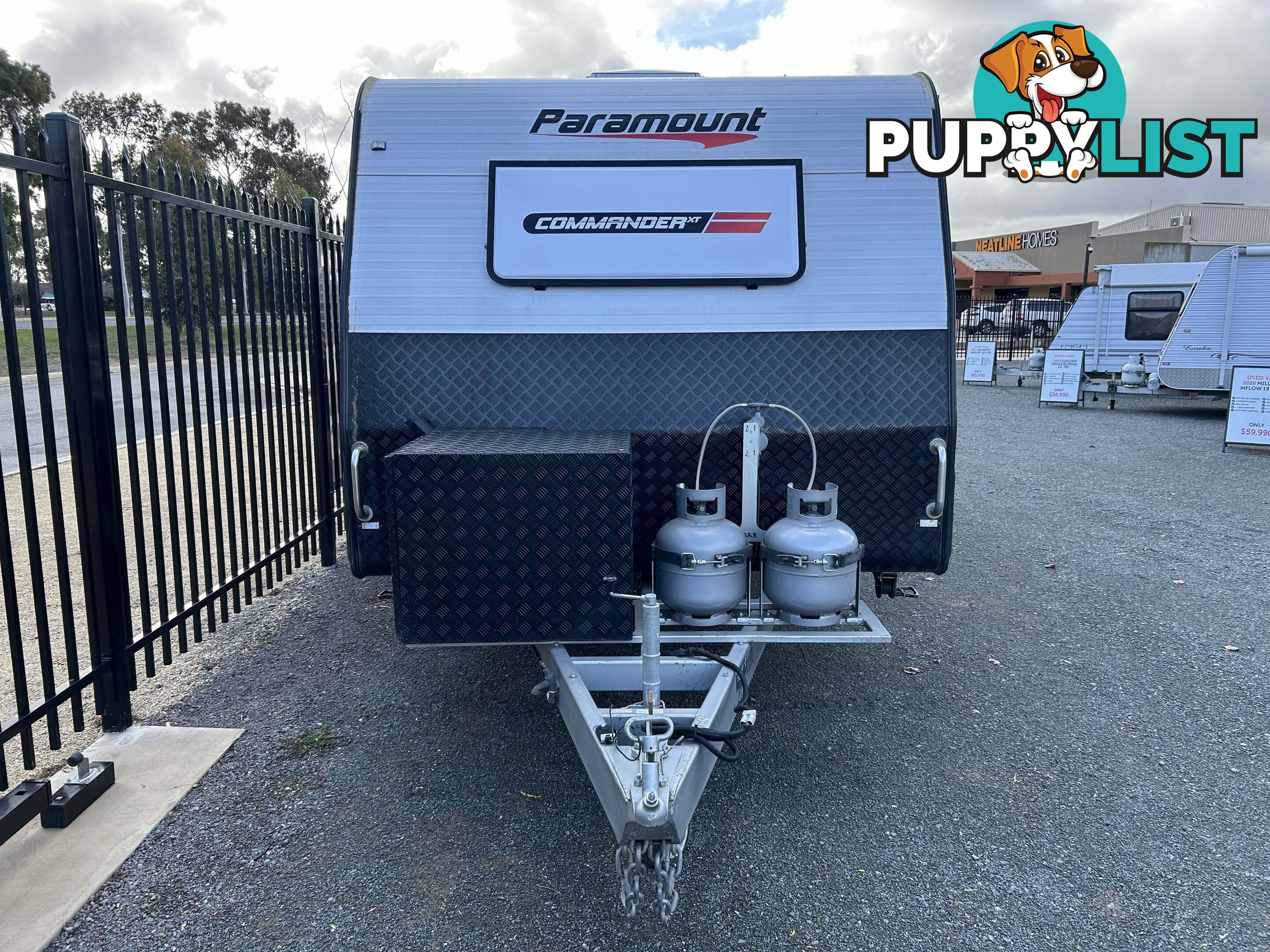 2017 PARAMOUNT COMMANDER XT 21Â RD CARAVAN