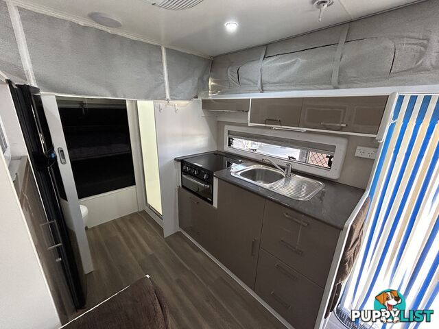 2017 TITAN BLACK HAWK 17Â6 CD POP TOP CARAVAN