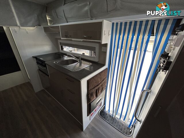 2017 TITAN BLACK HAWK 17Â6 CD POP TOP CARAVAN