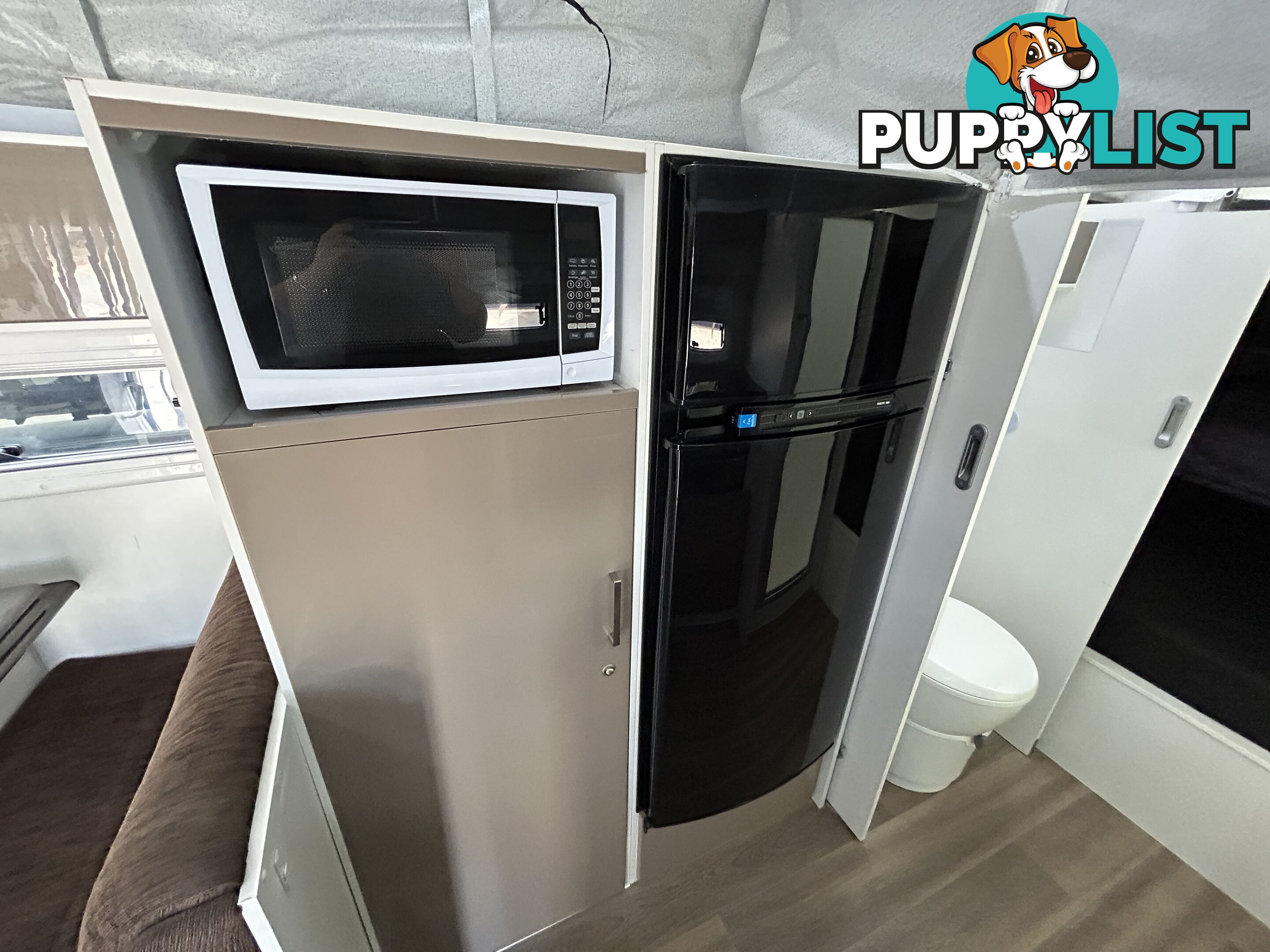 2017 TITAN BLACK HAWK 17Â6 CD POP TOP CARAVAN