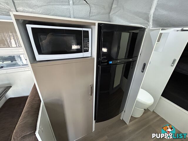2017 TITAN BLACK HAWK 17Â6 CD POP TOP CARAVAN
