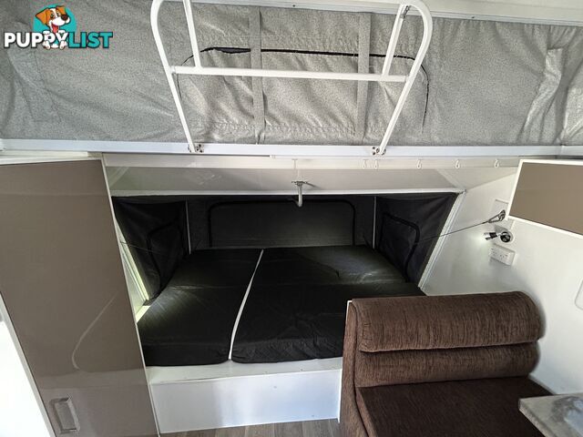 2017 TITAN BLACK HAWK 17Â6 CD POP TOP CARAVAN