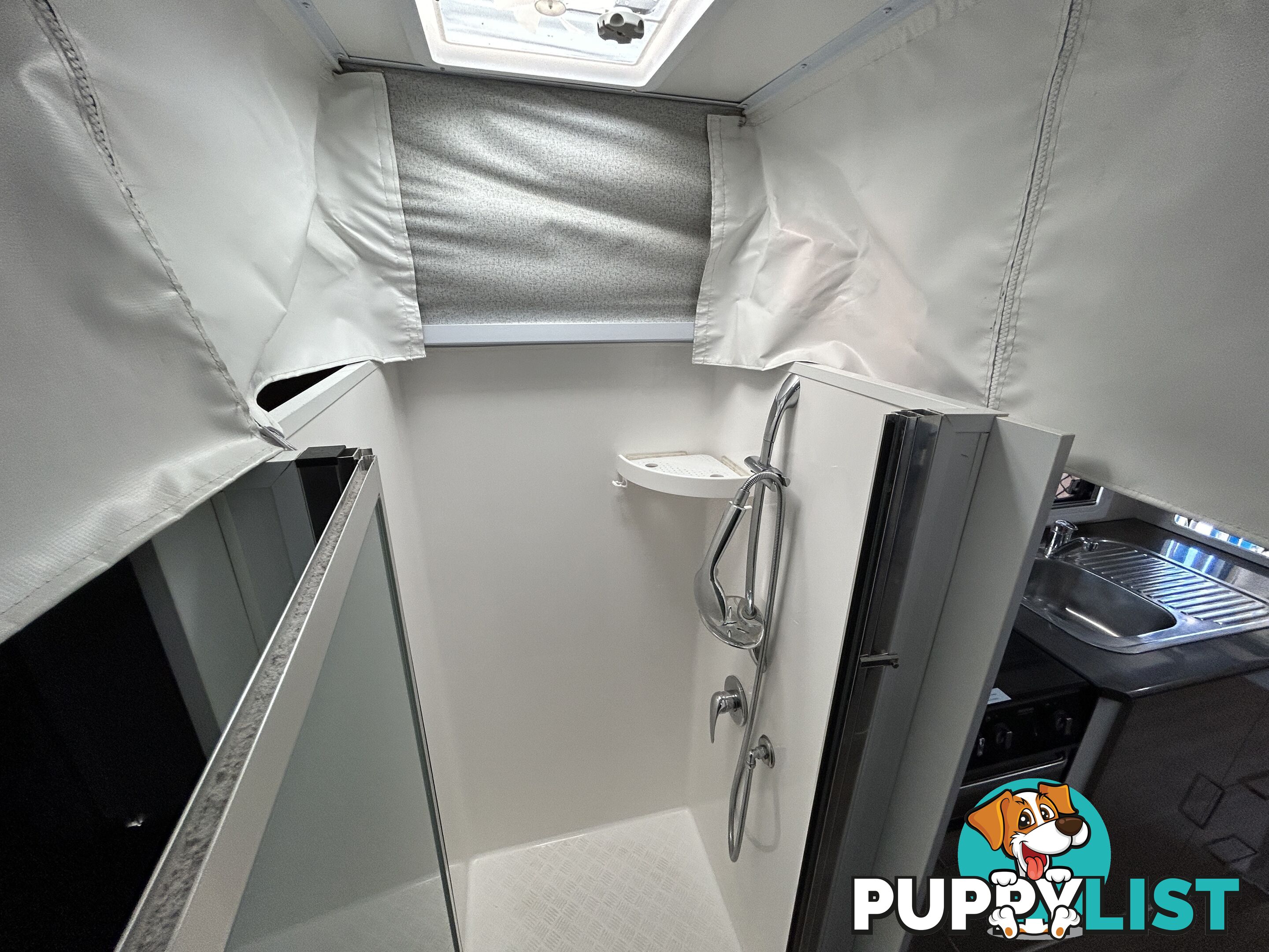 2017 TITAN BLACK HAWK 17Â6 CD POP TOP CARAVAN