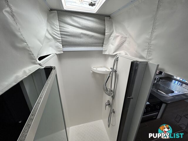 2017 TITAN BLACK HAWK 17Â6 CD POP TOP CARAVAN