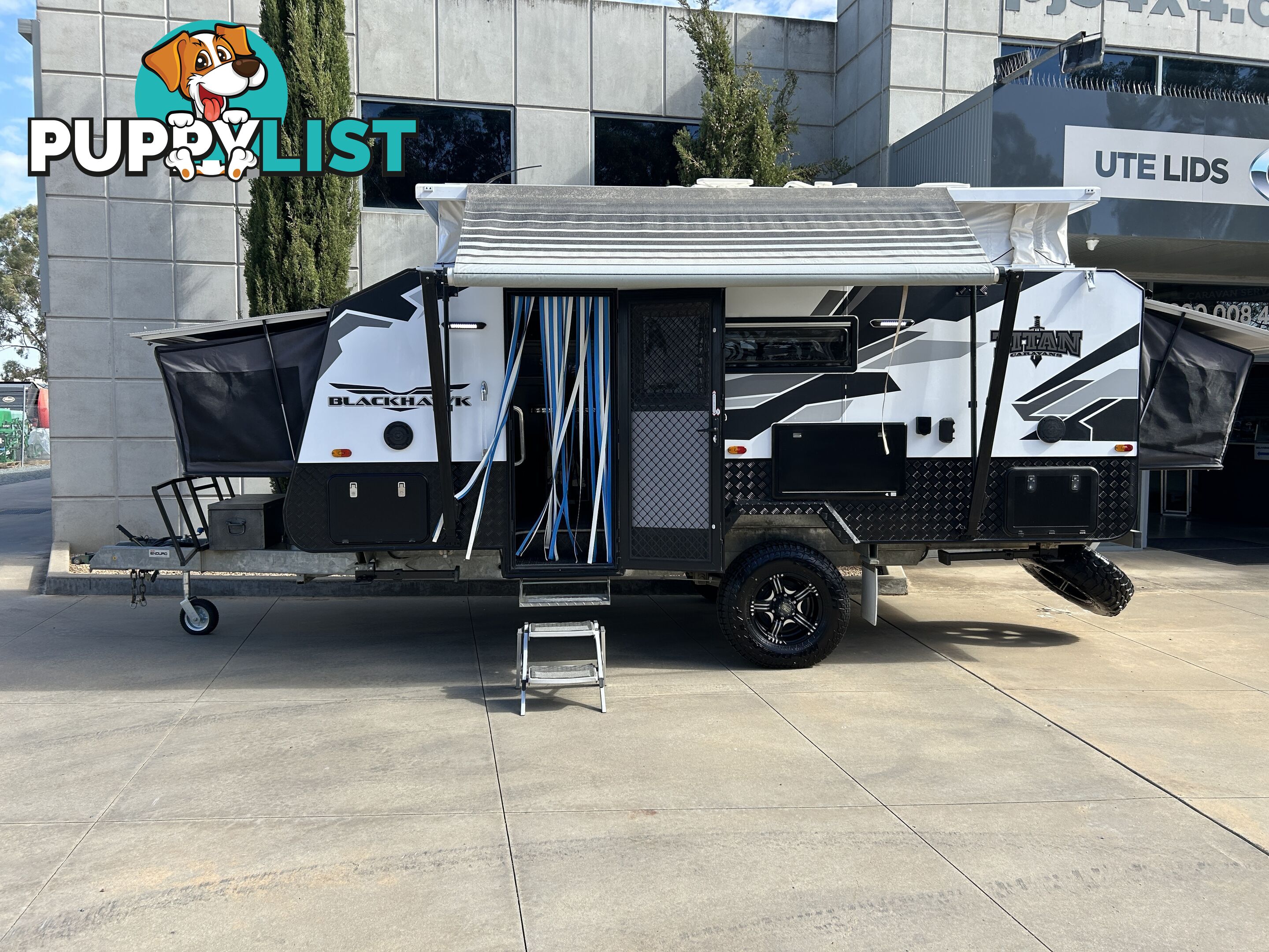2017 TITAN BLACK HAWK 17Â6 CD POP TOP CARAVAN