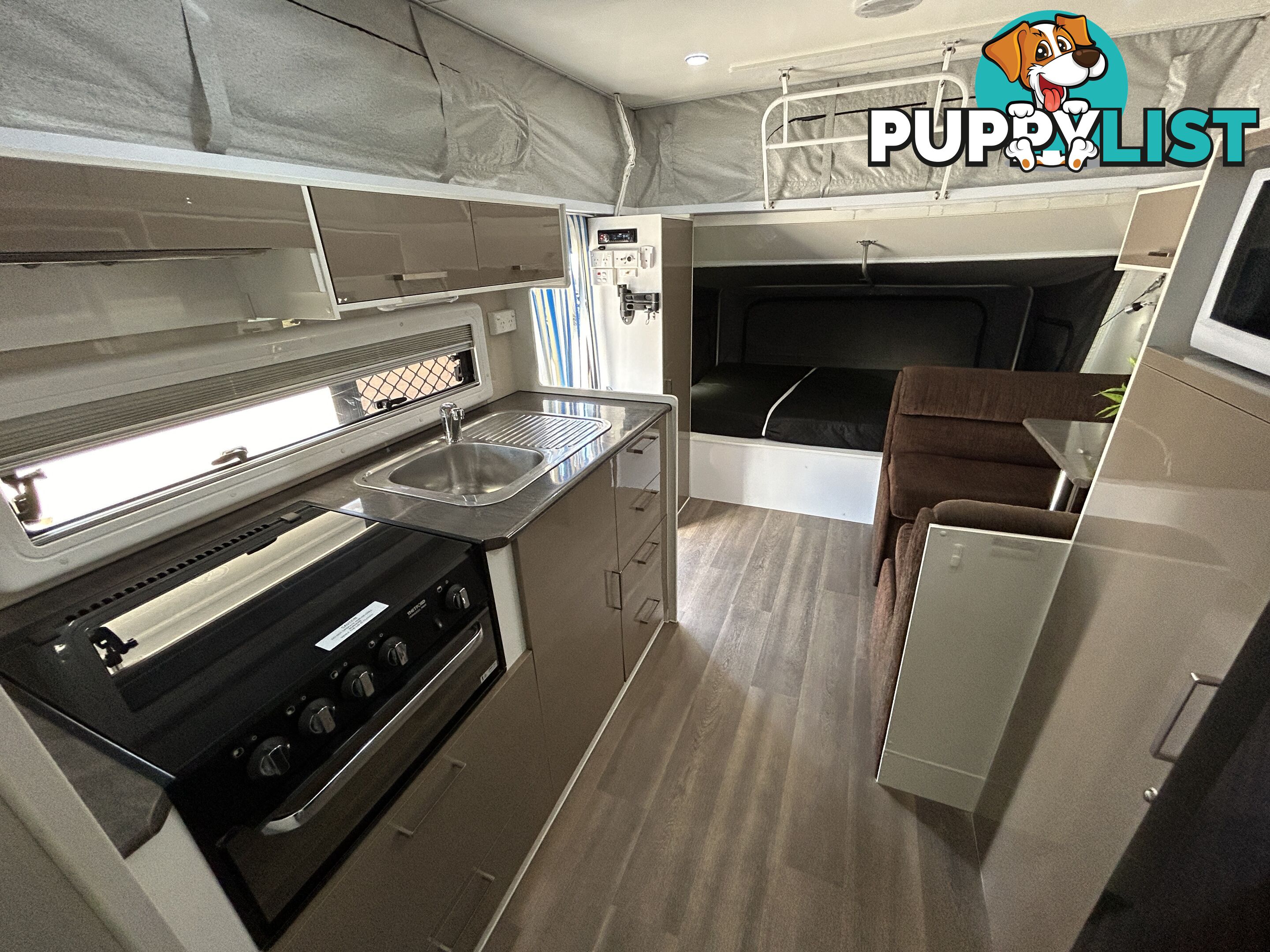 2017 TITAN BLACK HAWK 17Â6 CD POP TOP CARAVAN