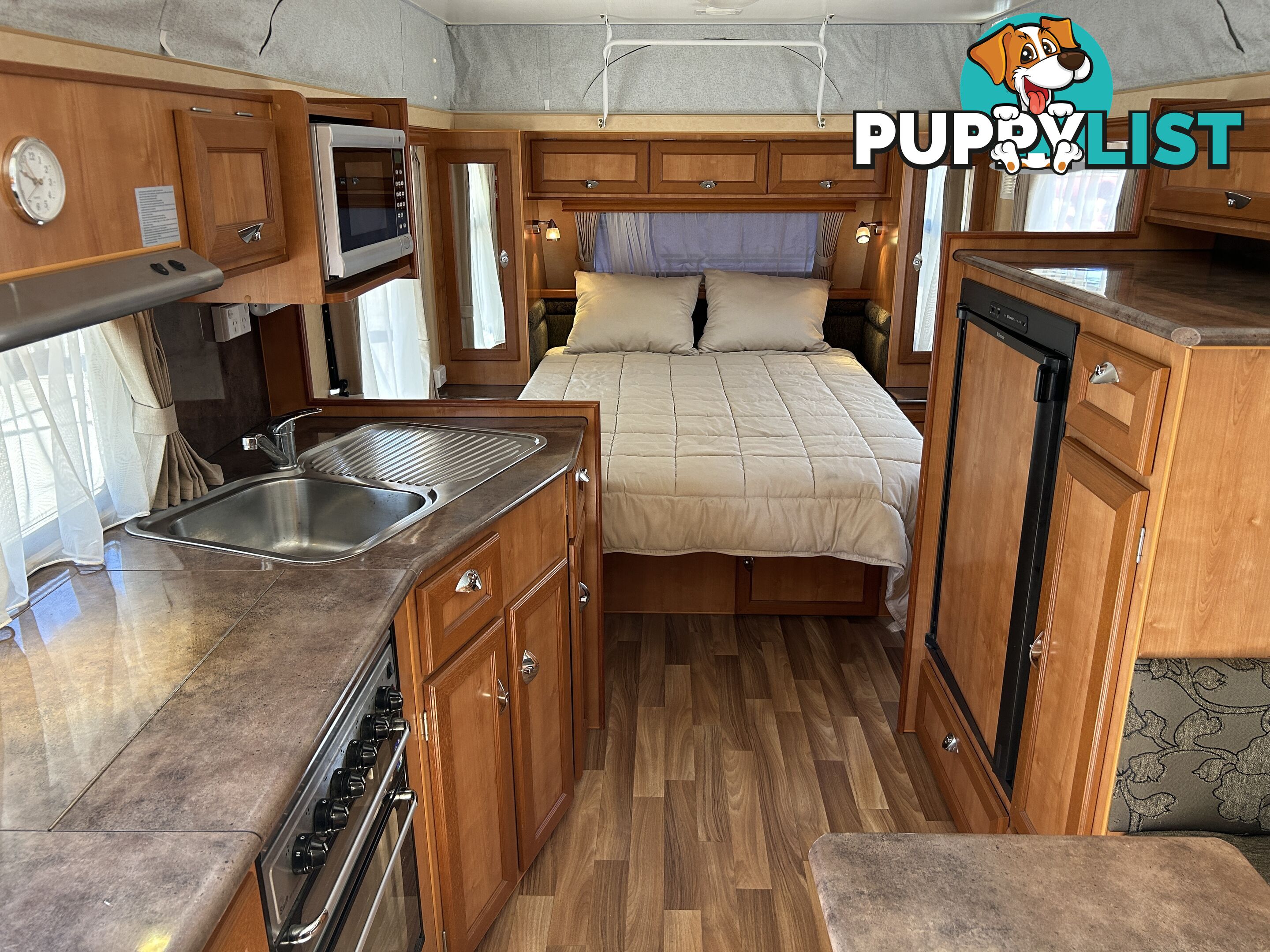 2011 MAJESTIC KNIGHT 19'6 RD POP TOP CARAVAN
