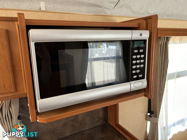 2011 MAJESTIC KNIGHT 19'6 RD POP TOP CARAVAN