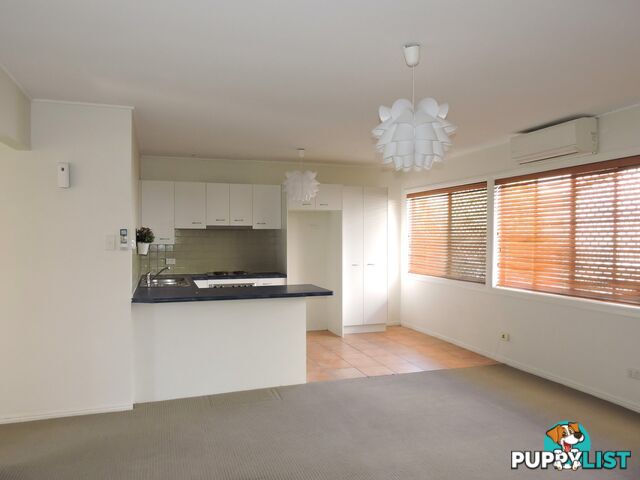 2/5 Curwen Terrace CHERMSIDE QLD 4032