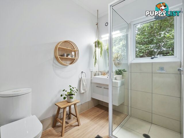 15 Dowsett Close YORKEYS KNOB QLD 4878